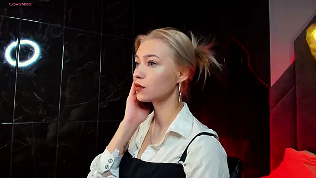 AlysiaSun  online show from April 23, 11:39 pm