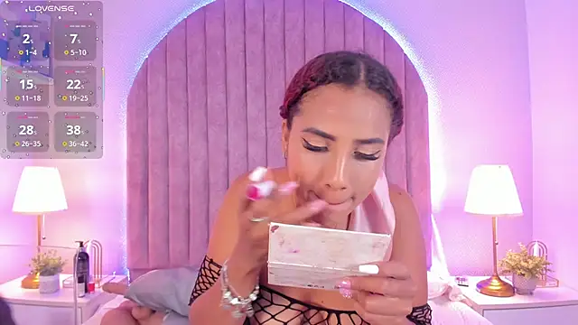 ShaylaDavis online show from November 11, 7:52 pm