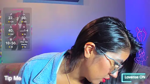 charlhot  online show from November 5, 12:30 pm