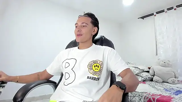 Snapshot of Hayden_Boy_ chatting on October 16, 1:41 pm Hayden Boy online show from October 16, 1:41 pm