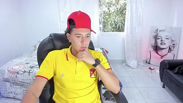 Snapshot of Hayden_Boy_ chatting on October 15, 1:52 pm Hayden Boy online show from October 15, 1:52 pm