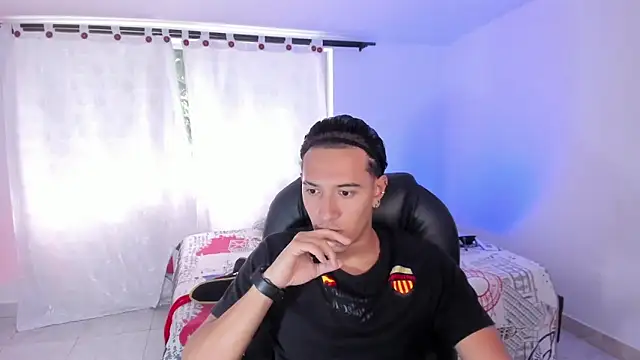 Snapshot of Hayden_Boy_ chatting on October 21, 1:10 pm Hayden Boy online show from October 21, 1:10 pm