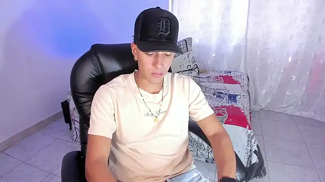 Snapshot of Hayden_Boy_ chatting on October 22, 2:27 pm Hayden Boy online show from October 22, 2:27 pm