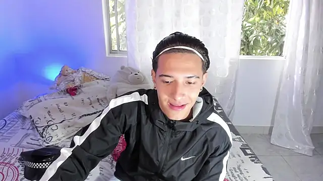 Snapshot of Hayden_Boy_ chatting on October 18, 1:24 pm Hayden Boy online show from October 18, 1:24 pm