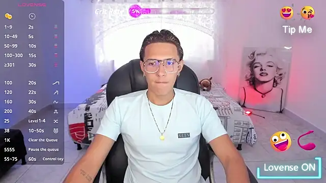 Snapshot of Hayden_Boy_ chatting on November 29, 6:30 pm Hayden Boy online show from November 29, 6:30 pm