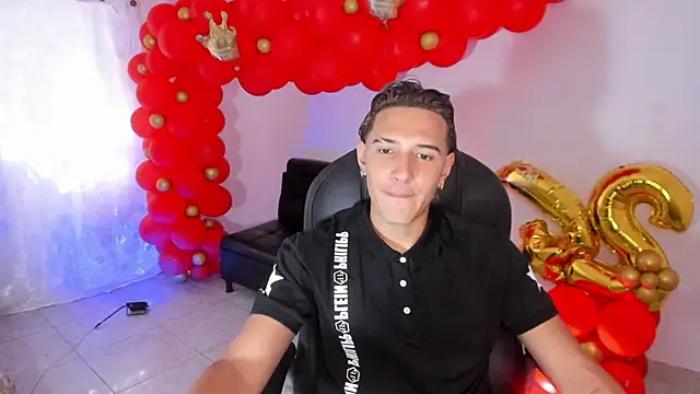 Snapshot of Hayden_Boy_ chatting on November 22, 7:13 pm Hayden Boy online show from November 22, 7:13 pm