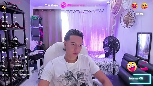 Snapshot of Hayden_Boy_ chatting on December 4, 6:40 pm Hayden Boy online show from December 4, 6:40 pm