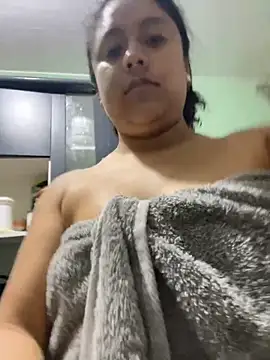 Snapshot of Techi0525 chatting on December 4, 1:37 am Techi0525 online show from December 4, 1:37 am