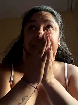 Snapshot of Techi0525 chatting on November 22, 10:52 pm Techi0525 online show from November 22, 10:52 pm