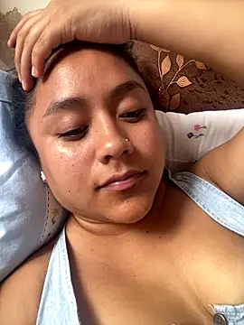 Snapshot of Techi0525 chatting on November 8, 8:12 pm Techi0525 online show from November 8, 8:12 pm