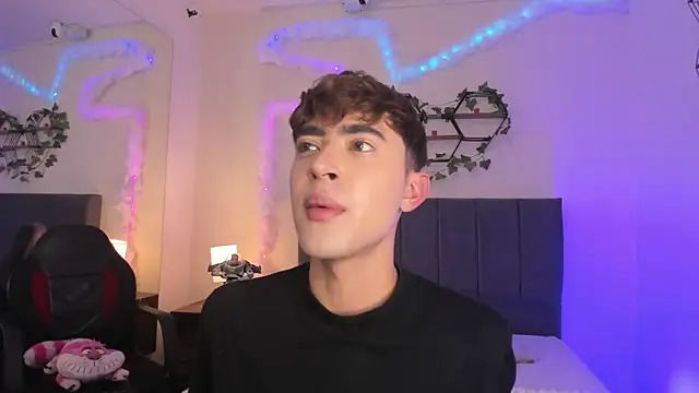 JustinCastiblanco online show from December 22, 11:32 am