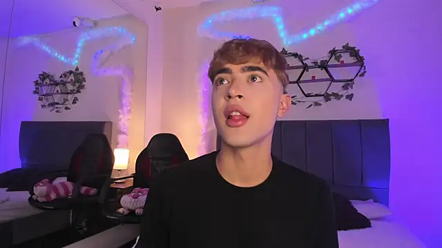 JustinCastiblanco online show from November 17, 11:36 am