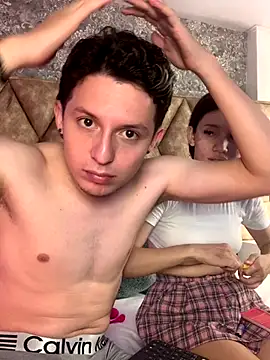 Snapshot of SsexCouplee chatting on December 18, 2:21 pm SsexCouplee online show from December 18, 2:21 pm