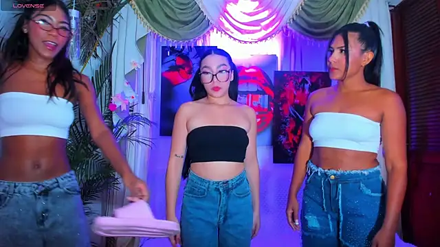 madams worker online show from April 17, 9:39 pm