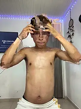 Muchachito18 online show from February 1, 5:06 am