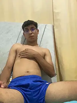 Snapshot of Muchachito18 chatting on October 24, 4:00 am Muchachito18 online show from October 24, 4:00 am