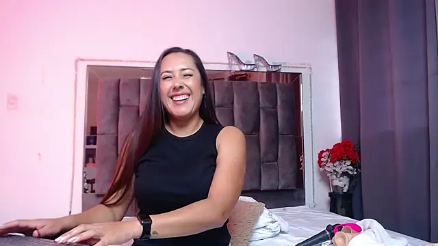 Salmma Milf online show from April 8, 11:55 am