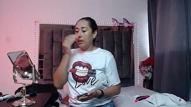 Salmma Milf online show from April 13, 11:47 am