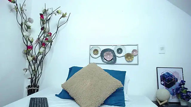 Snapshot of Salmma_Milf chatting on October 21, 11:53 am Salmma Milf online show from October 21, 11:53 am