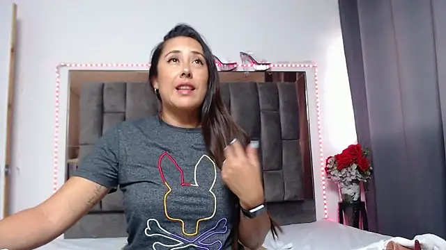 Salmma Milf online show from May 4, 11:57 am