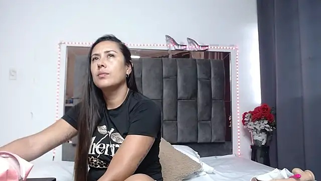 Salmma Milf online show from April 9, 11:38 am