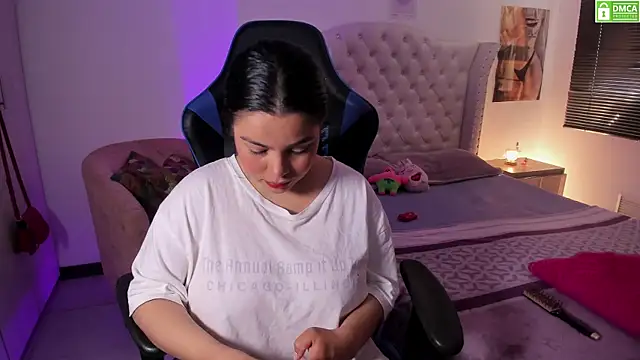 Bluepaula online show from October 30, 2:47 pm