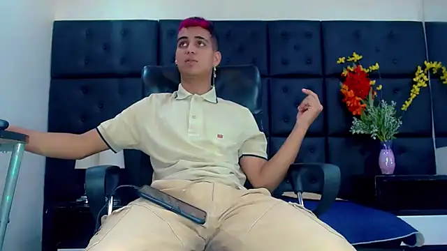 MarkoStorck online show from October 28, 7:02 pm