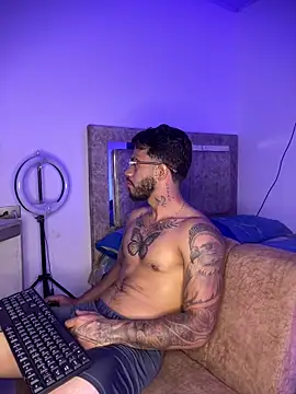 Kylian Alessandro online show from February 19, 4:09 am