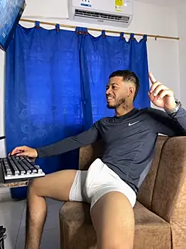 Snapshot of Kylian_Alessandro chatting on November 10, 4:23 pm Kylian Alessandro online show from November 10, 4:23 pm