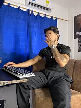 Snapshot of Kylian_Alessandro chatting on October 25, 6:08 pm Kylian Alessandro online show from October 25, 6:08 pm