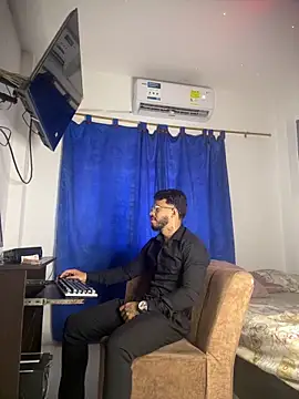 Kylian Alessandro online show from February 26, 6:41 pm