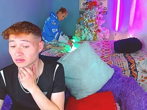 Snapshot of Latin_boysxxxx chatting on December 1, 4:08 pm Latin boysxxxx online show from December 1, 4:08 pm