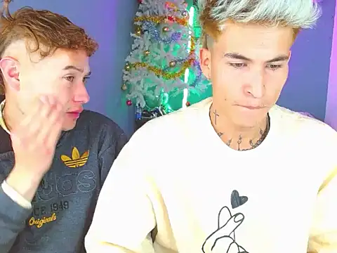 Snapshot of Latin_boysxxxx chatting on November 5, 7:00 am Latin boysxxxx online show from November 5, 7:00 am