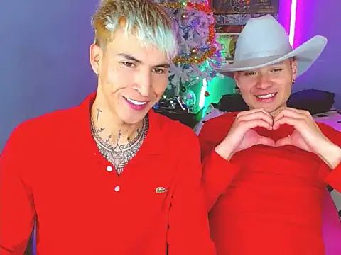 Snapshot of Latin_boysxxxx chatting on November 2, 11:32 pm Latin boysxxxx online show from November 2, 11:32 pm