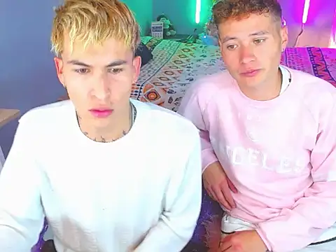 Snapshot of Latin_boysxxxx chatting on December 2, 12:18 pm Latin boysxxxx online show from December 2, 12:18 pm