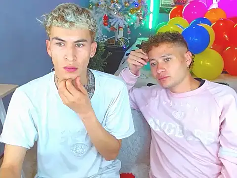 Snapshot of Latin_boysxxxx chatting on November 15, 12:03 am Latin boysxxxx online show from November 15, 12:03 am