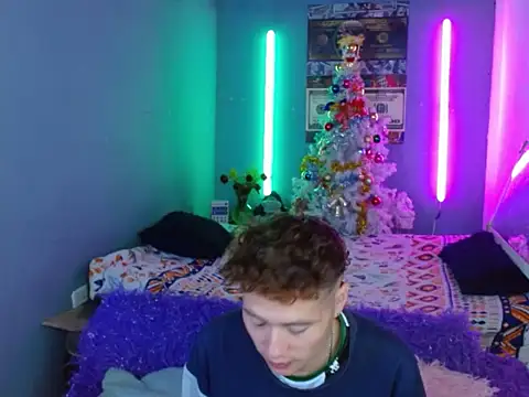 Snapshot of Latin_boysxxxx chatting on November 30, 9:59 pm Latin boysxxxx online show from November 30, 9:59 pm