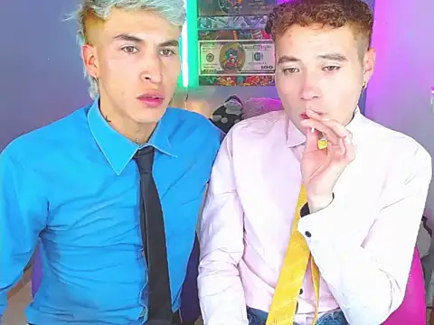 Snapshot of Latin_boysxxxx chatting on October 26, 1:17 am Latin boysxxxx online show from October 26, 1:17 am