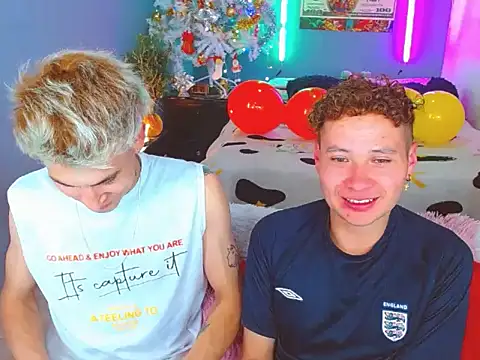 Snapshot of Latin_boysxxxx chatting on November 12, 5:06 pm Latin boysxxxx online show from November 12, 5:06 pm