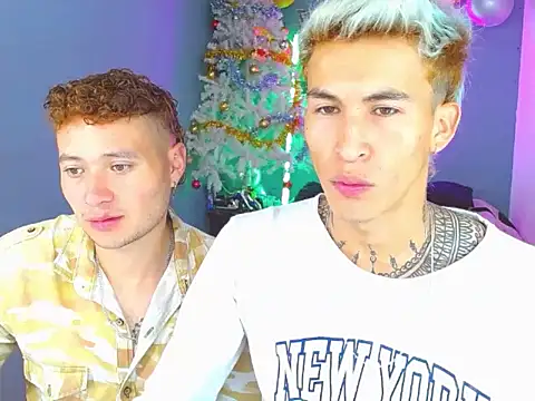 Snapshot of Latin_boysxxxx chatting on November 6, 12:25 am Latin boysxxxx online show from November 6, 12:25 am