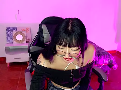 Isabella  666 online show from November 13, 3:54 am