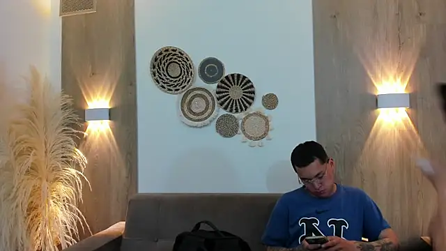 AnnieAndLeandro online show from January 7, 8:14 pm