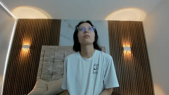 AnnieAndLeandro online show from January 17, 2:31 pm