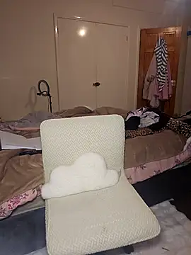 LucyMiax online show from December 14, 8:09 am