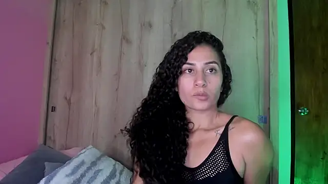 fernanda317 online show from April 15, 10:43 pm
