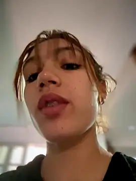 Snapshot of Arianaa_Toro chatting on October 15, 12:13 pm Arianaa Toro online show from October 15, 12:13 pm