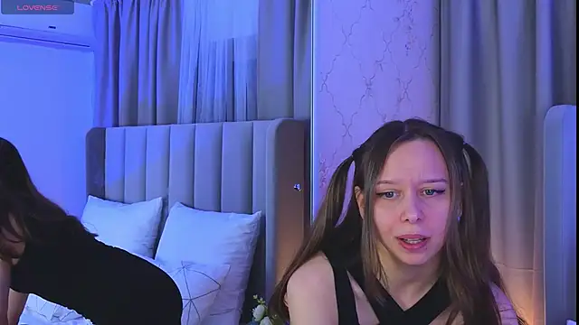 Snapshot of Ya_Siro chatting on October 23, 12:59 pm Ya Siro online show from October 23, 12:59 pm