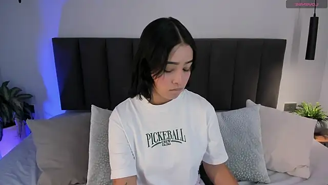 AilanaCortes online show from December 19, 11:56 am