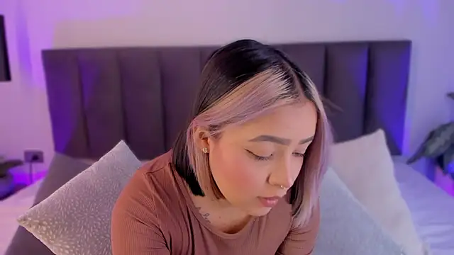 AilanaCortes online show from April 4, 12:12 pm