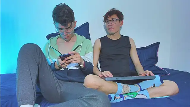 Snapshot of dani_angel_dark chatting on November 13, 11:19 pm dani angel dark online show from November 13, 11:19 pm